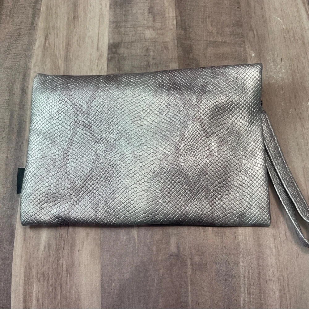 IPSY Glam Bag November 2024 / Silver Metallic snake print makeup wristlet! New
